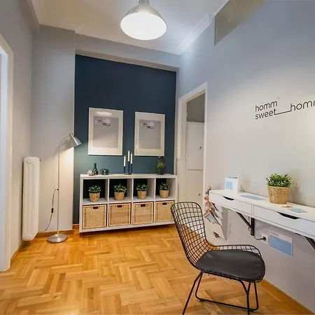 Central Newly Renovated In 64m² Apartment