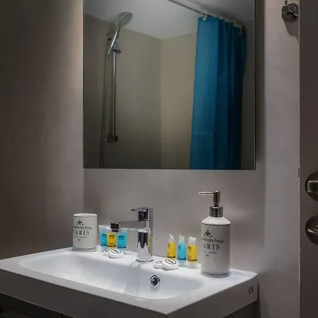 Central Newly Renovated In 64m² Apartment Athens