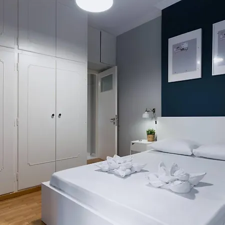 Central Newly Renovated In 64m² Apartment