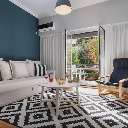Central Newly Renovated In 64m² Apartment Athens